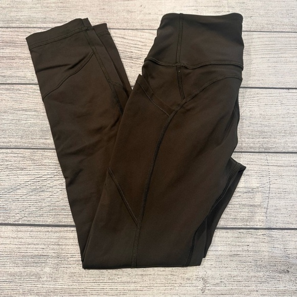 🍋Women’s Lululemon All The Right Places 23” Crop size 4🍋